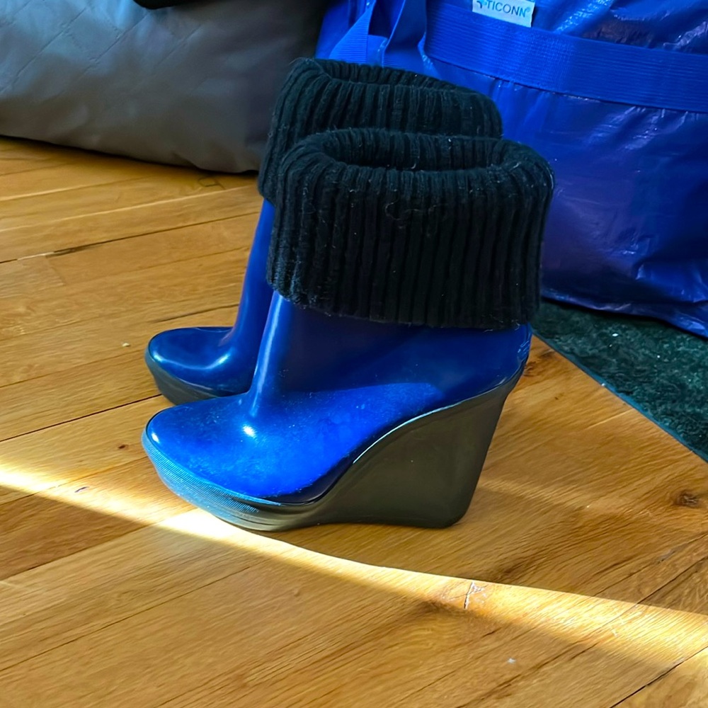 Coach rain boots royal blue size 6, excellent condition